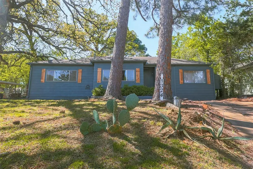 1324 W Nelson Street, Denison, TX 75020