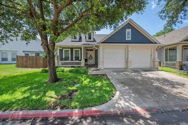 706 Creek Walk Place,  Arlington,  TX 76015
