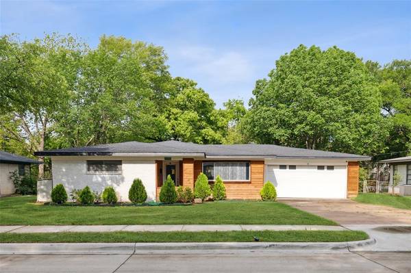 1813 Betsy Lane,  Irving,  TX 75061