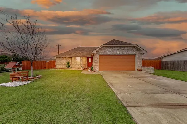 154 Price Circle,  Hackberry,  TX 75036