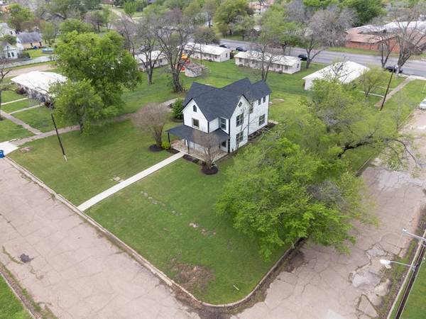 401 S 2nd Street,  Wortham,  TX 76693