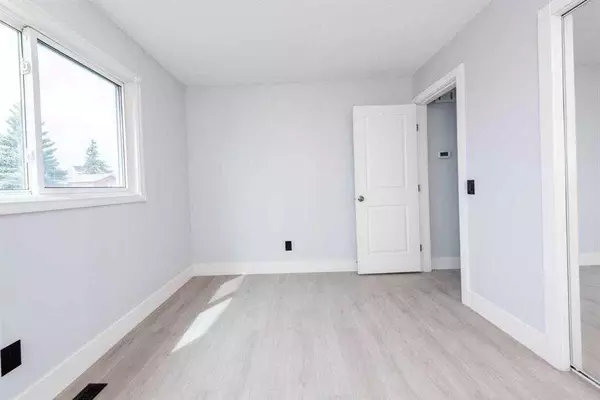 Calgary, AB T3J 3A2,141 Falshire Close NE