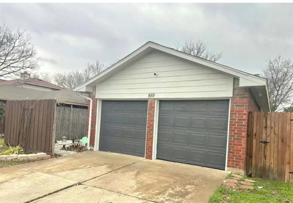 859 Prairie Creek Drive, Grand Prairie, TX 75052