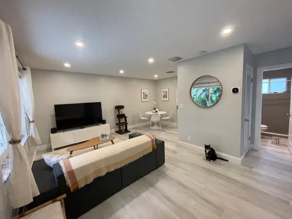 Fort Lauderdale, FL 33315,520 SW 6th Ave 1-2