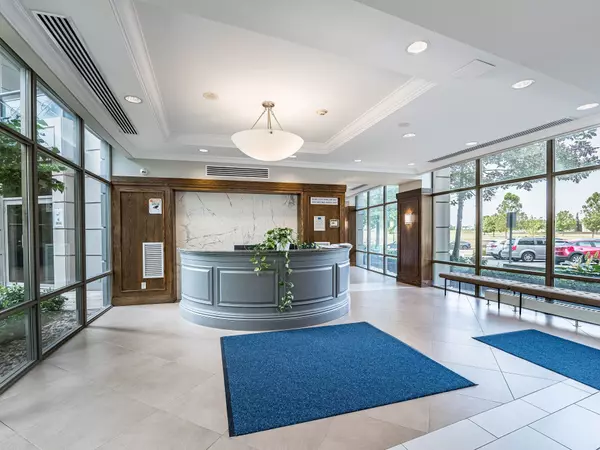 Oakville, ON L6H 0E3,2379 Central Park DR #1102