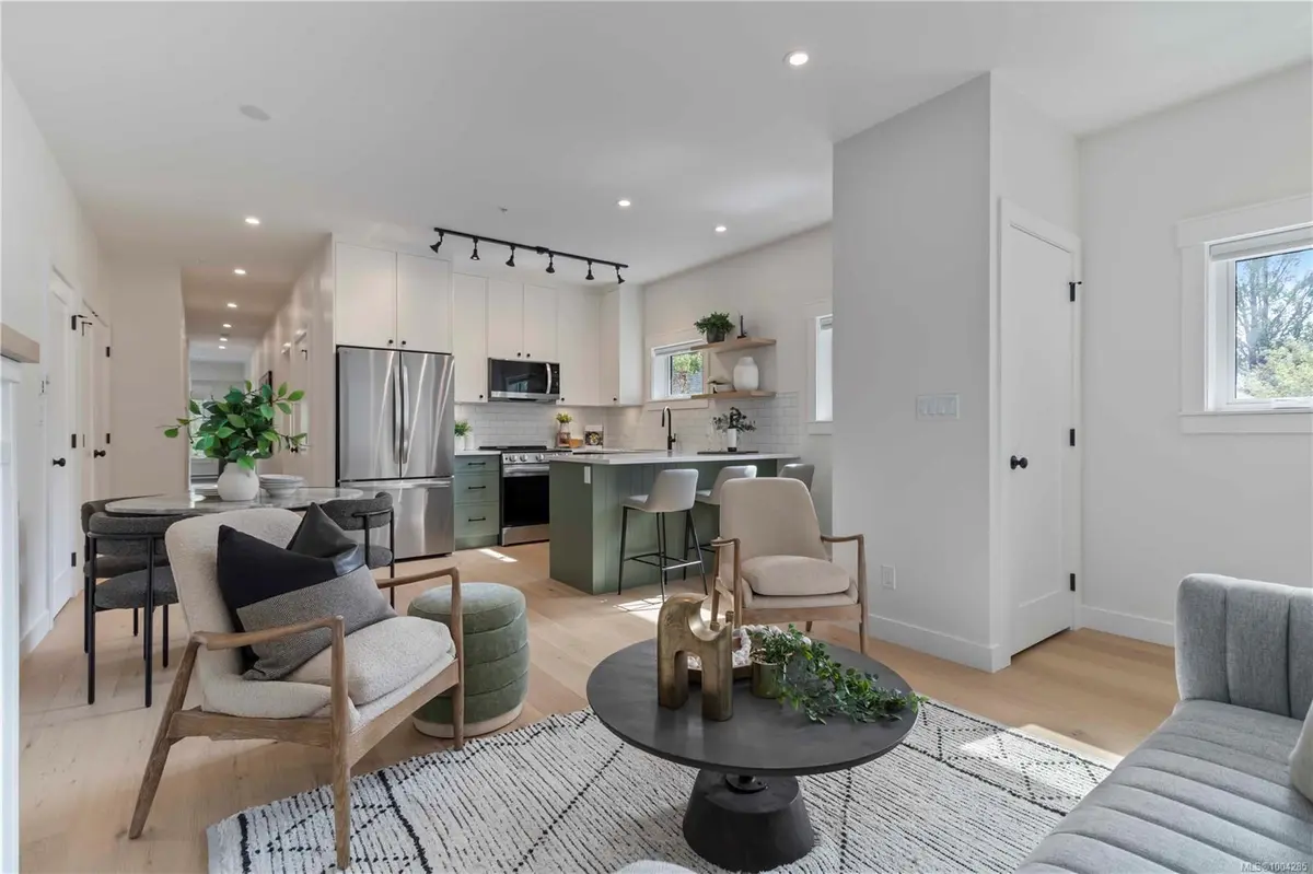 Victoria, BC V9A 2Z5,633 Belton Ave #3