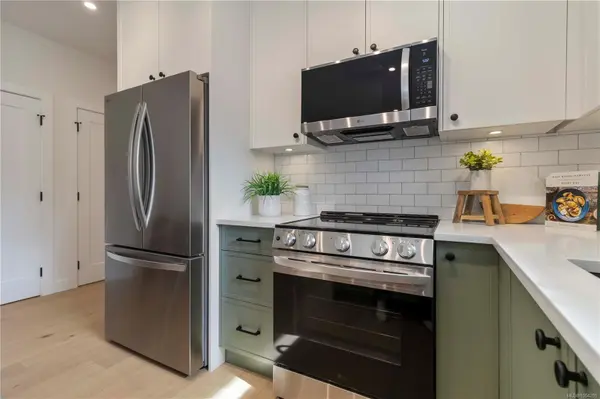 Victoria, BC V9A 2Z5,633 Belton Ave #3