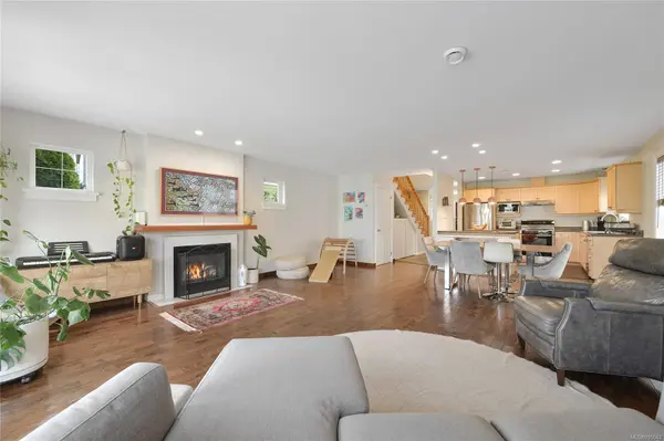 Esquimalt, BC V9A 6R6,489 Foster St #A