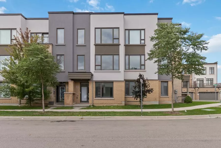 3192 Mintwood CIR, Oakville, ON L6H 0P1