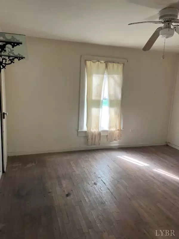 Phenix, VA 23959,201 Charlotte ST