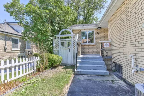 London North, ON N6H 2K7,25 FOSTER AVE