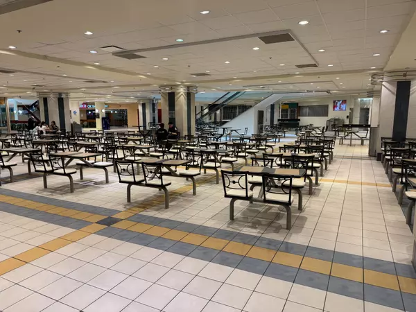 Toronto C01, ON M5G 2C2,595 Bay ST #FC-3