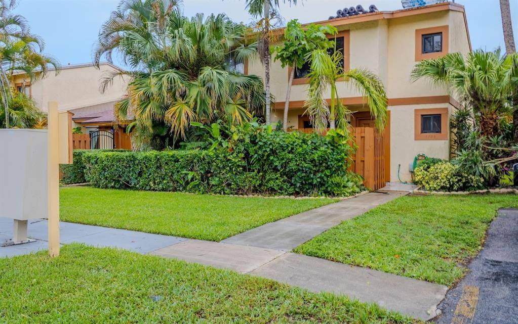 Sunrise, FL 33351,7733 Balboa St #8