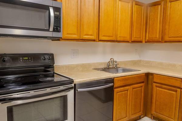 Sunrise, FL 33351,7733 Balboa St #8