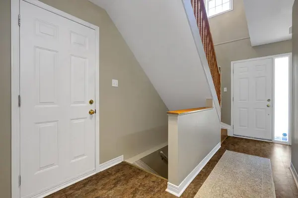 Barrhaven, ON K2J 4C9,5 Benchland ST