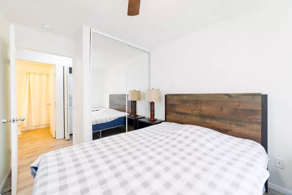 Kailua-kona, HI 96740,75-6081 ALII DR #VV102