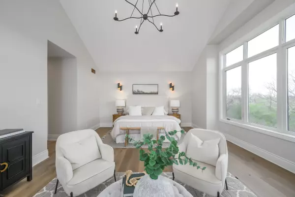 London North, ON N6G 3X8,597 Creekview Chase