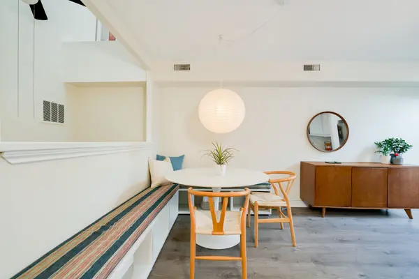 Toronto E01, ON M4M 2V5,83 Pape AVE #7