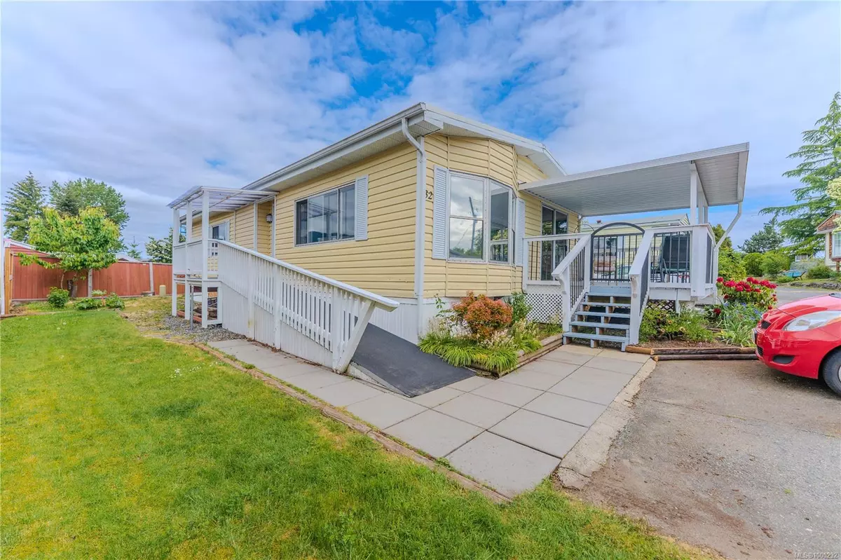 Nanaimo, BC V9R 1N1,80 5th St #32