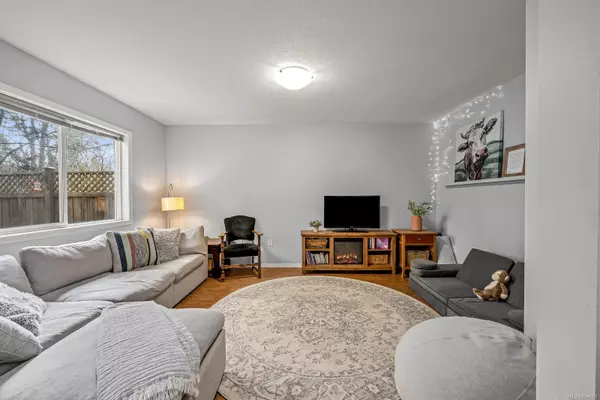 Courtenay, BC V9N 1A9,1098 1st St #A