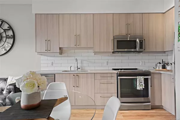 Victoria, BC V8W 1N5,595 Pandora Ave #213