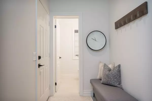 Oakville, ON L6M 0E8,2334 Wuthering Heights WAY