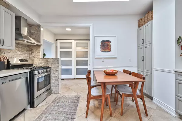 Toronto W03, ON M6M 1E6,30 Aileen AVE