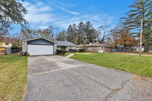 20989 MADA AVE, Southfield, MI 48075