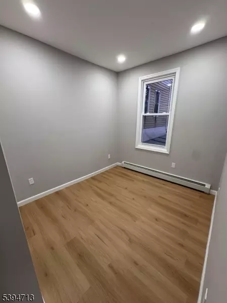 Elizabeth City, NJ 07206,437 Elizabeth Ave