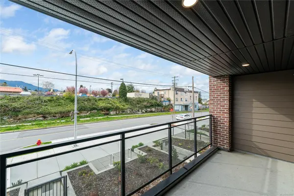 Nanaimo, BC V9R 4V9,135 Haliburton St #204