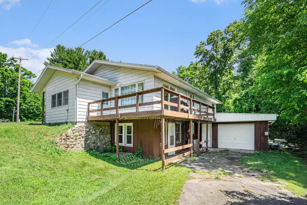 15645 Rich LN,  Hickory Corners,  MI 49060