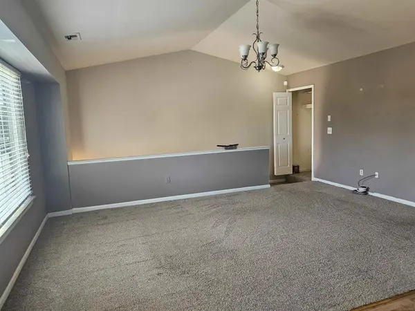 Roseville, MI 48066,17459 Utica Oaks LN