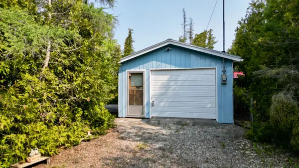 Northern Bruce Peninsula, ON N0H 2R0,94 Pedwell Pt. DR