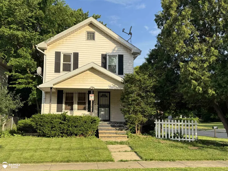 870 Tacken ST, Flint, MI 48532