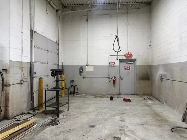 Wixom, MI 48393,47840 Anna CT