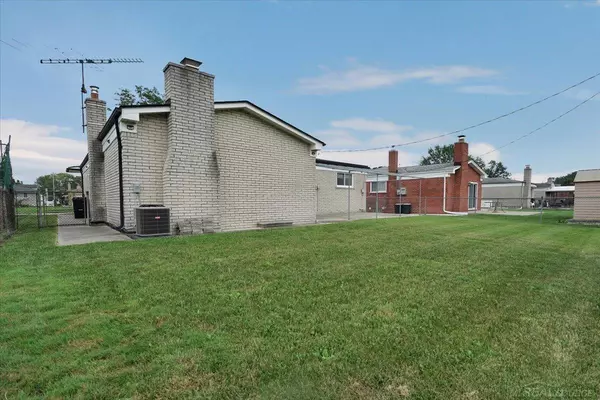 Sterling Heights, MI 48312,35203 Eden Park DR