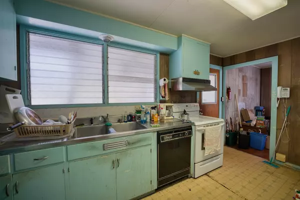 Kealakekua, HI 96750,79-7600 HAWAII BELT RD