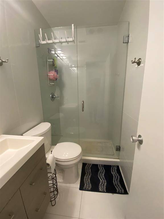 Lighthouse Point, FL 33064,2100 NE 38th St #216