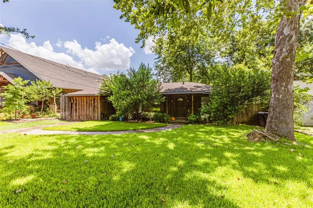 Dallas, TX 75218,9026 Eustis Avenue