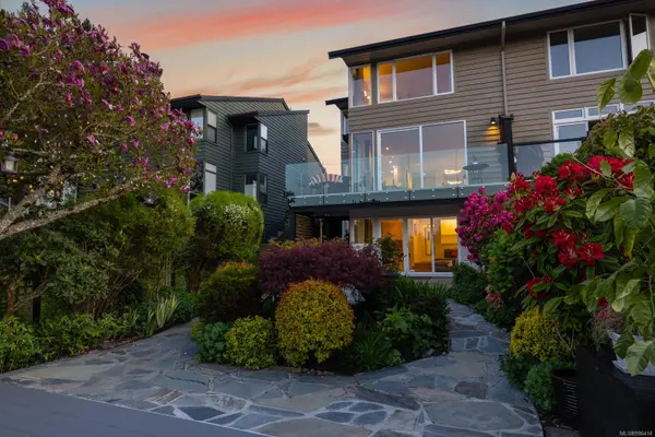 Esquimalt, BC V9A 6X8,1019 DeCosta Pl