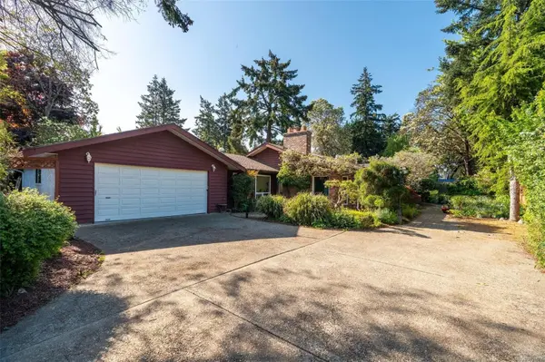 Esquimalt, BC V9A 6Y7,1373 Treebank Rd W