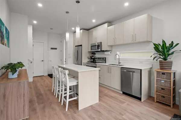 Langford, BC V9C 0N4,3334 Radiant Way #106