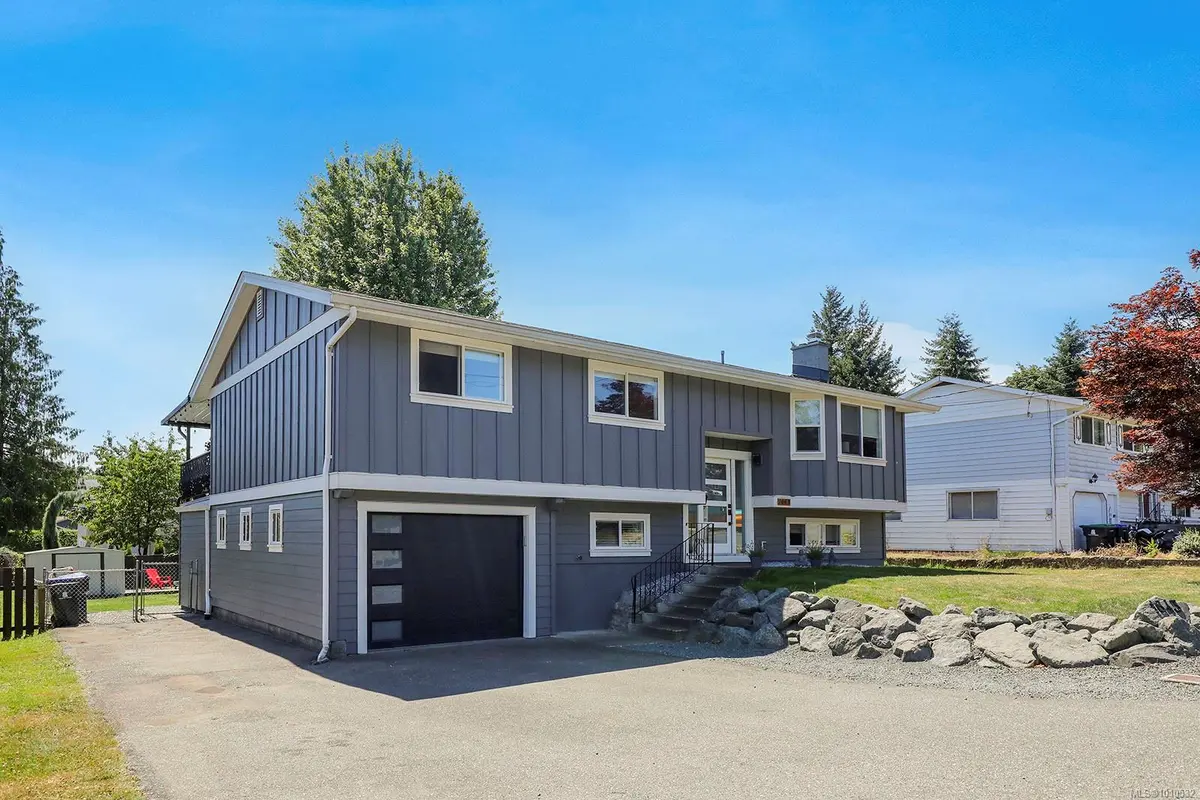 Comox, BC V9M 2M4,1643 Tsimshian Ave