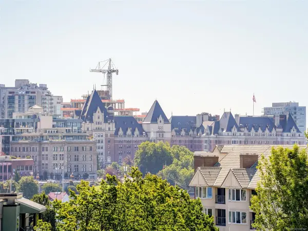 Victoria, BC V9A 0A1,100 SAGHALIE Rd #206