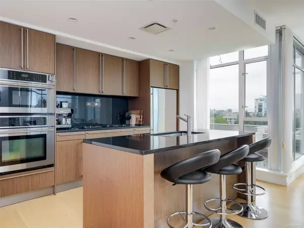 Victoria, BC V9A 0A1,100 SAGHALIE Rd #206