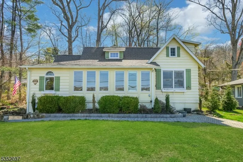 97 E Shore Trl, Sparta Twp., NJ 07871