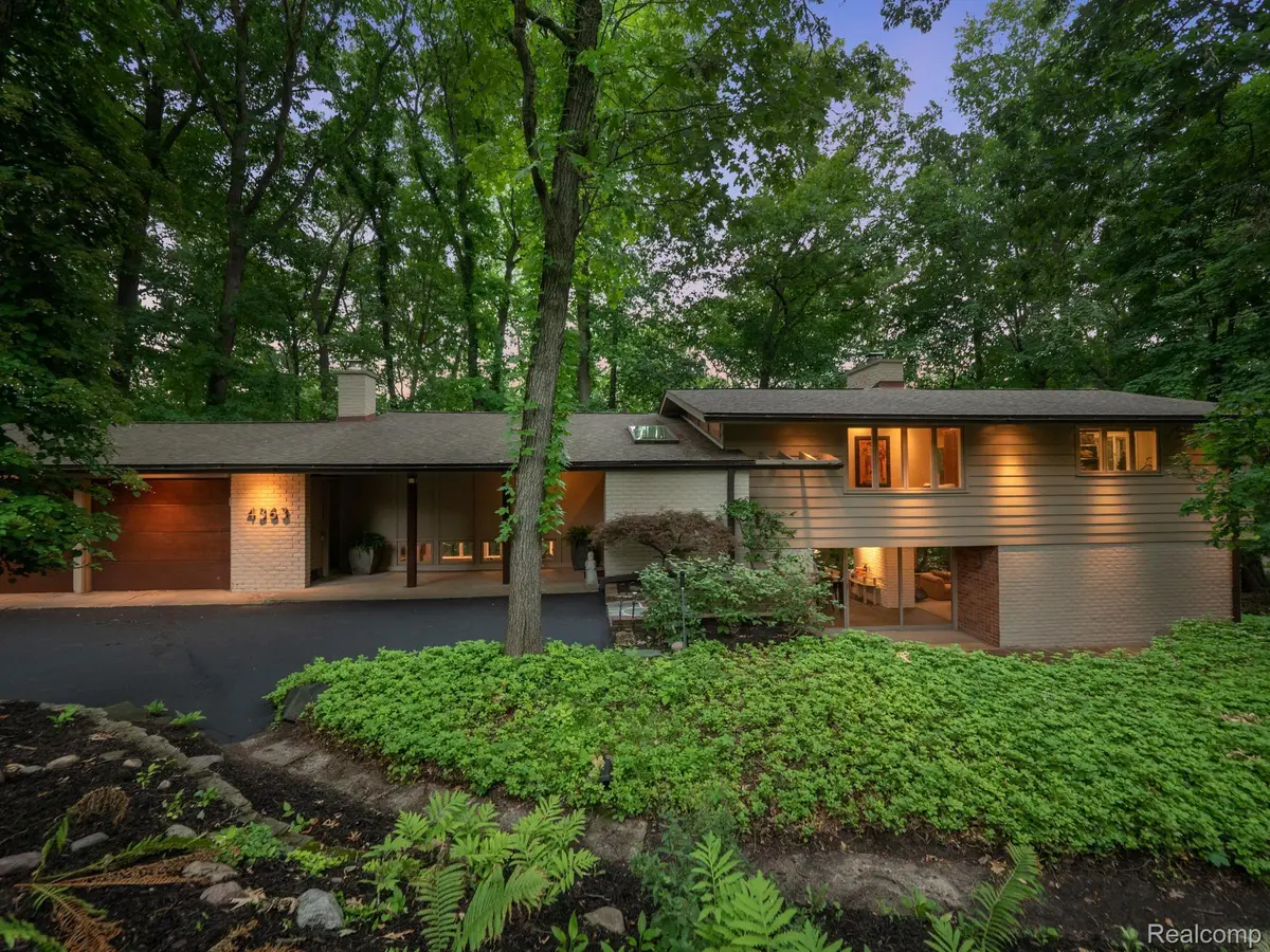 Bloomfield Hills, MI 48302,4363 KAREN LANE