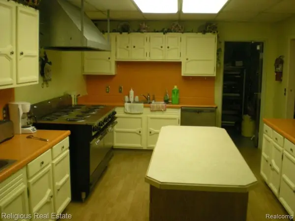 Warren, MI 48088,14205 Twelve Mile