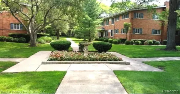 Birmingham, MI 48009,946 N Adams Rd Unit 2