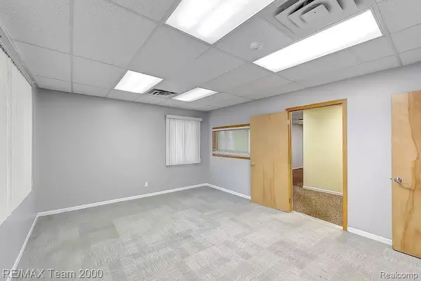 Canton, MI 48187,5773 N CANTON CENTER RD #111